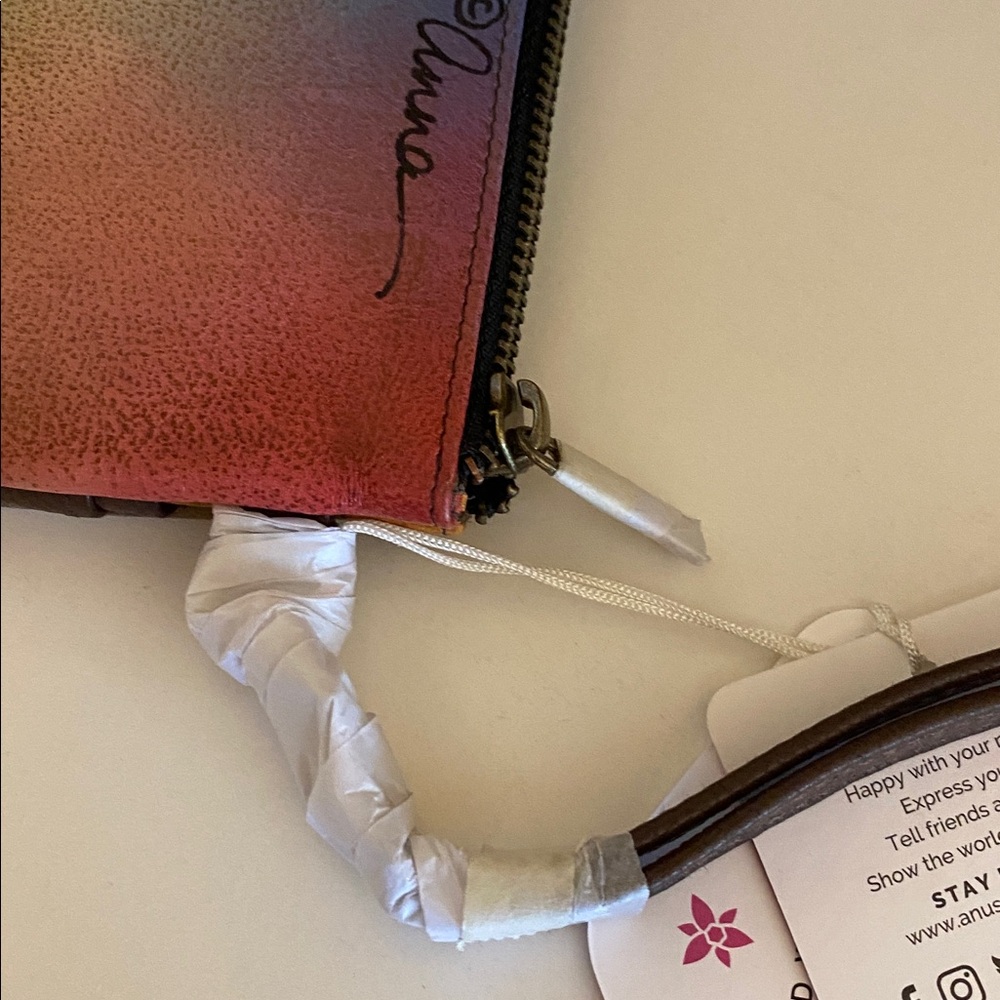 BNWT Anna by Anuschka handpainted leather Wristlet - Picture 6 of 9